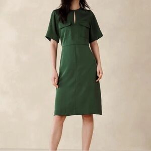 NWOT Green Banana Republic Dress with Keyhole and Pocket